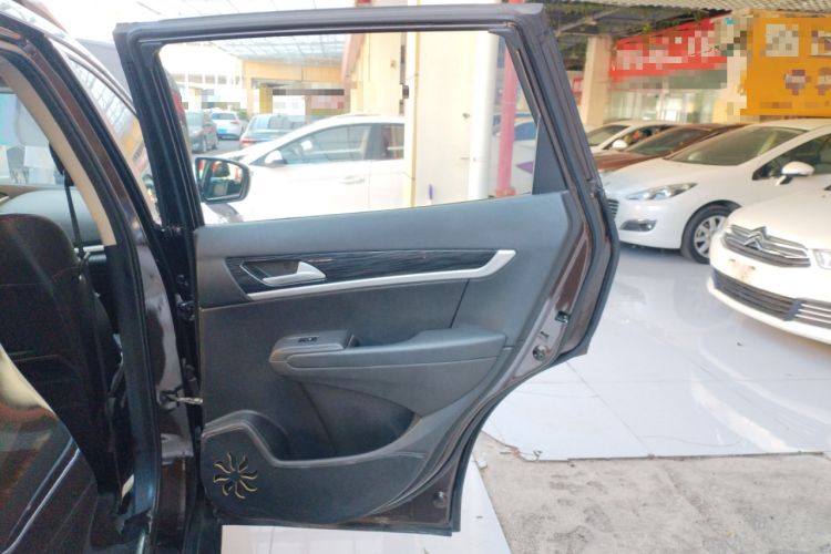 Used Dongfeng Aeolus AX7 2016 2.3L Automatic ZhiZun Version Right Rear Door Interior