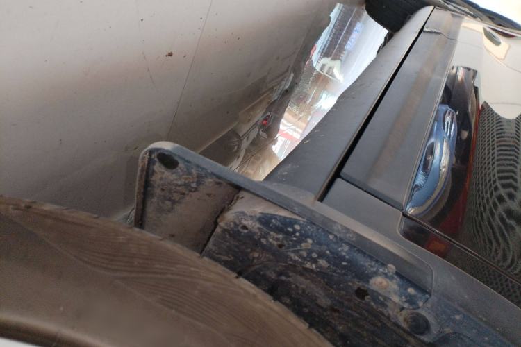 Used Dongfeng Aeolus AX7 2016 2.3L Automatic ZhiZun Version Right Side Sill