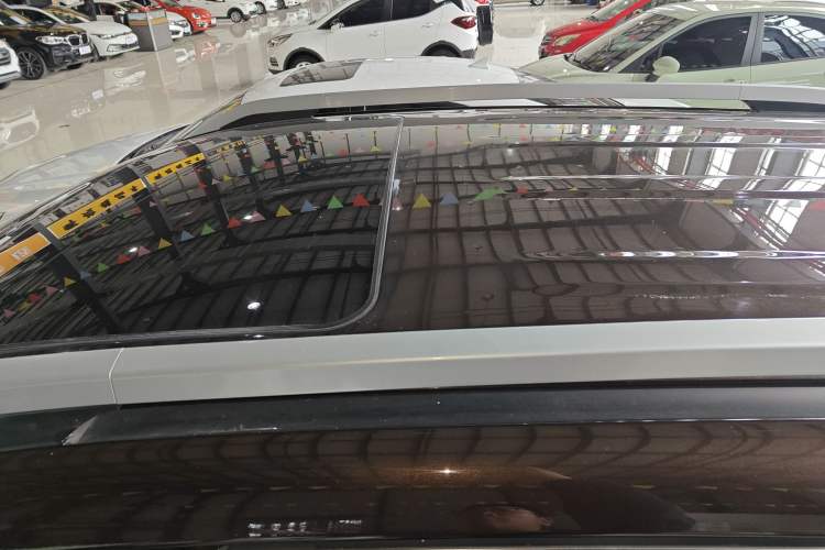 Used Dongfeng Aeolus AX7 2016 2.0L Automatic Zhiyi Trim Roof