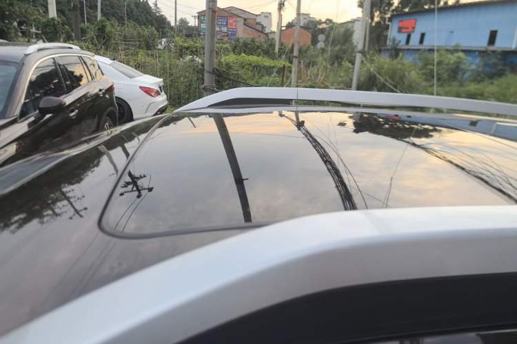 Used Dongfeng Aeolus AX7 2016 2.0L Automatic Zhiyi Trim Roof