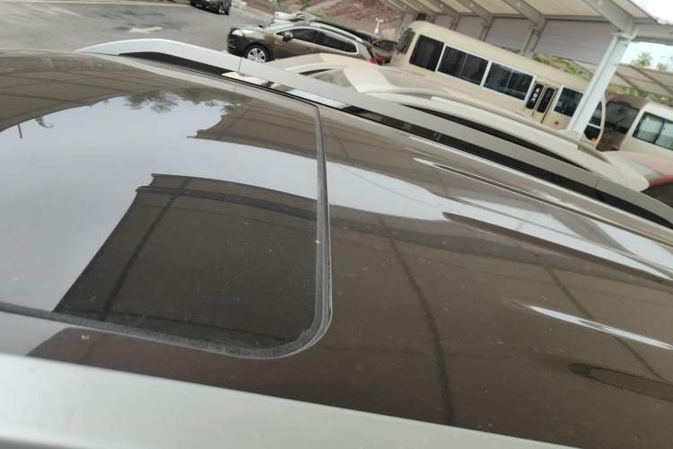 Used Dongfeng Aeolus AX7 2016 2.0L Automatic Zhiyi Trim Roof