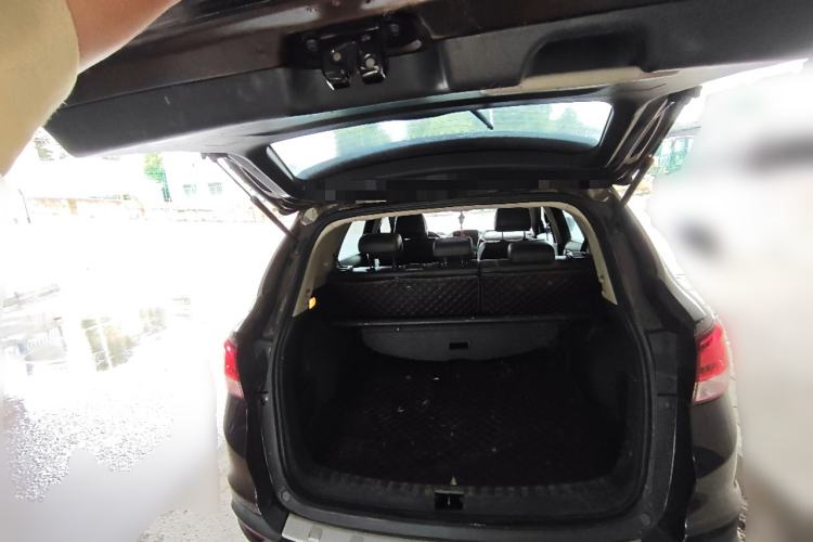 Used Dongfeng Aeolus AX7 2016 2.0L Automatic Zhiyi Trim Trunk