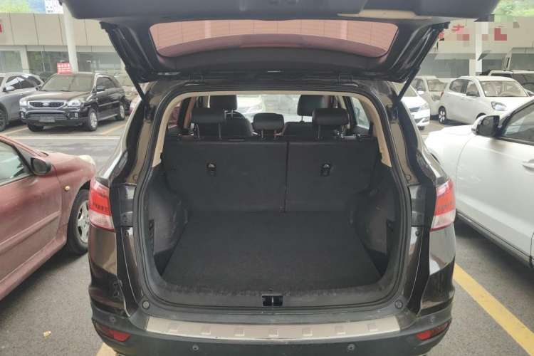 Used Dongfeng Aeolus AX7 2016 2.0L Automatic Zhiyi Trim Trunk