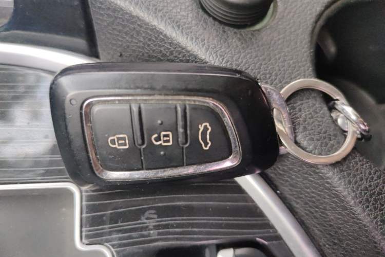 Used Dongfeng Aeolus AX7 2016 2.0L Automatic Zhiyi Trim Vehicle Key