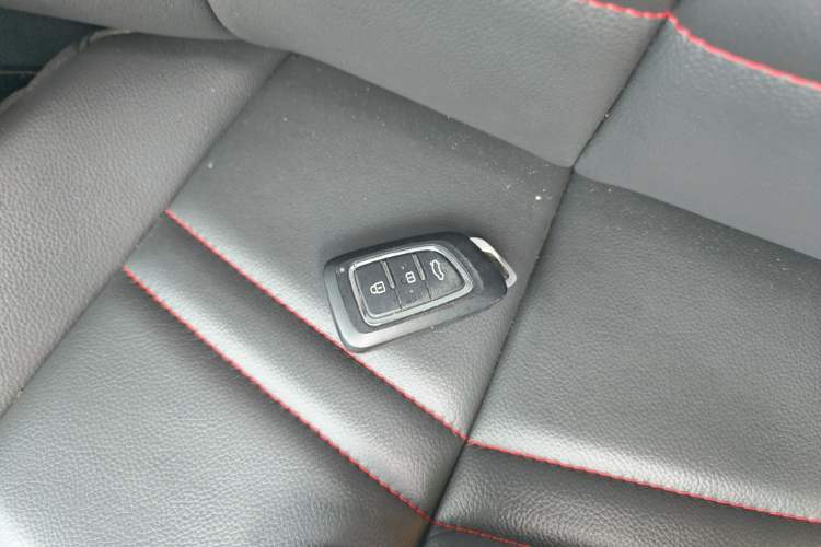 Used Dongfeng Aeolus AX7 2016 2.3L Automatic ZhiZun Version Vehicle Key