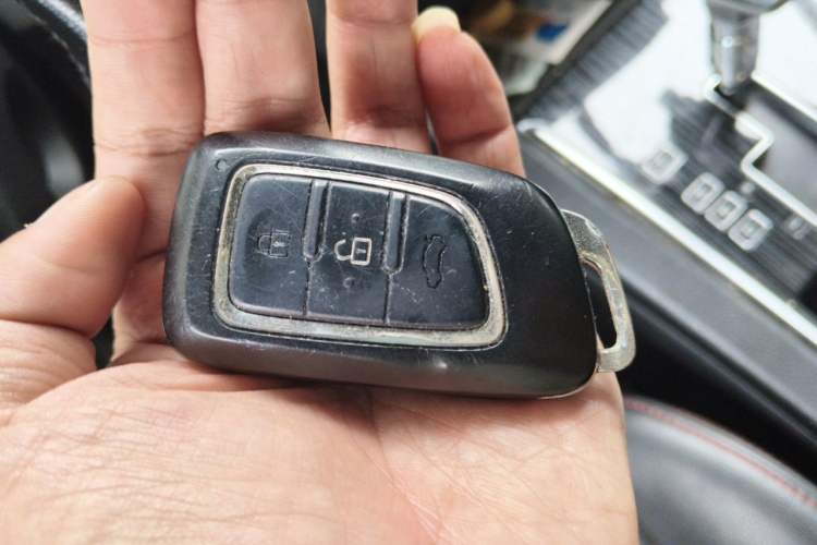 Used Dongfeng Aeolus AX7 2016 2.0L Automatic Zhiyi Trim Vehicle Key