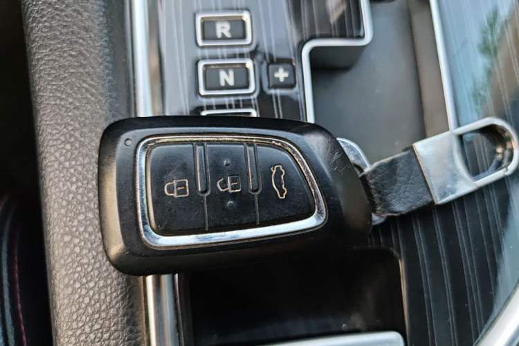 Used Dongfeng Aeolus AX7 2016 2.0L Automatic Zhiyi Trim Vehicle Key