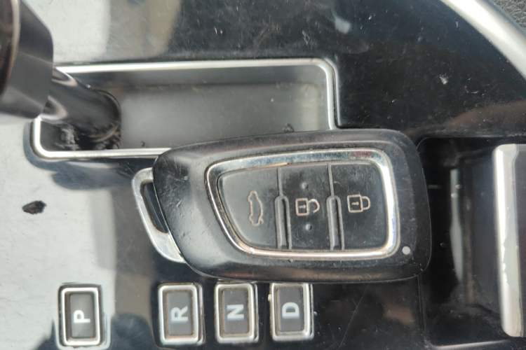 Used Dongfeng Aeolus AX7 2016 2.0L Automatic Zhiyi Trim Vehicle Key