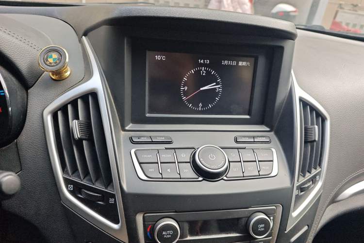 Used Dongfeng Aeolus AX7 2016 1.4T Manual Zhuyue Model Audio And AC Panel