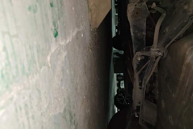 Used Dongfeng Aeolus AX7 2016 2.0L Automatic Zhiyi Trim Chassis Front Left