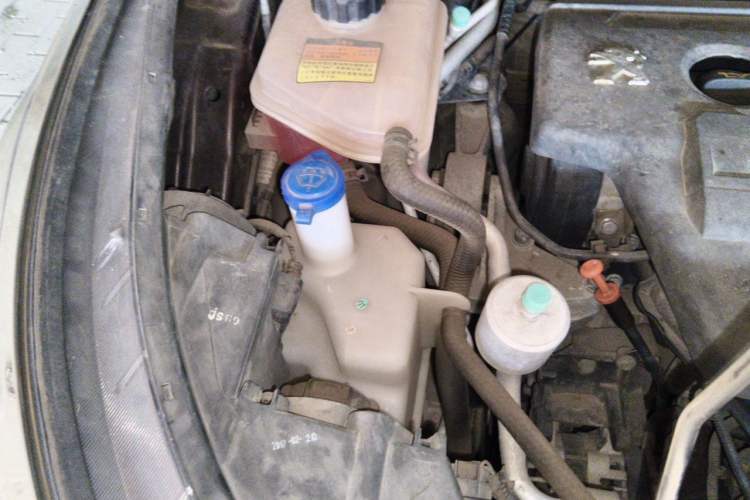Used Dongfeng Aeolus AX7 2016 2.0L Automatic Zhiyi Trim Engine Bay Right