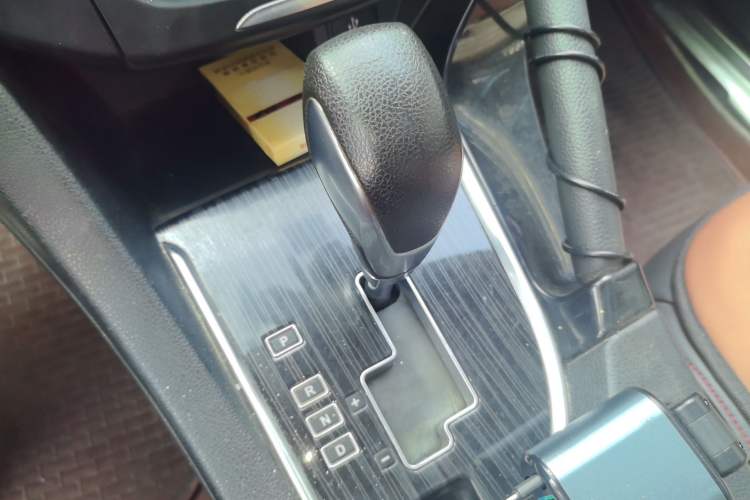 Used Dongfeng Aeolus AX7 2016 2.0L Automatic Zhiyi Trim Gear Lever