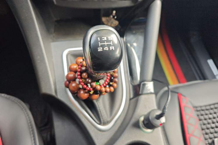 Used Dongfeng Aeolus AX7 2016 1.4T Manual Zhuyue Model Gear Lever