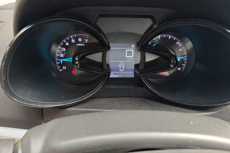 Used Dongfeng Aeolus AX7 2016 1.4T Manual Zhuyue Model Odometer Close Up