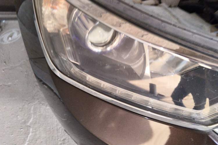 Used Dongfeng Aeolus AX7 2016 2.0L Automatic Zhiyi Trim Right Front Headlight