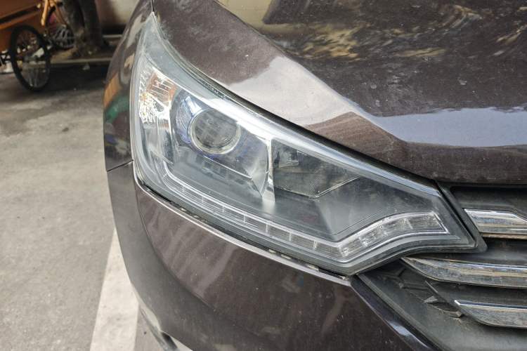 Used Dongfeng Aeolus AX7 2016 1.4T Manual Zhuyue Model Right Front Headlight