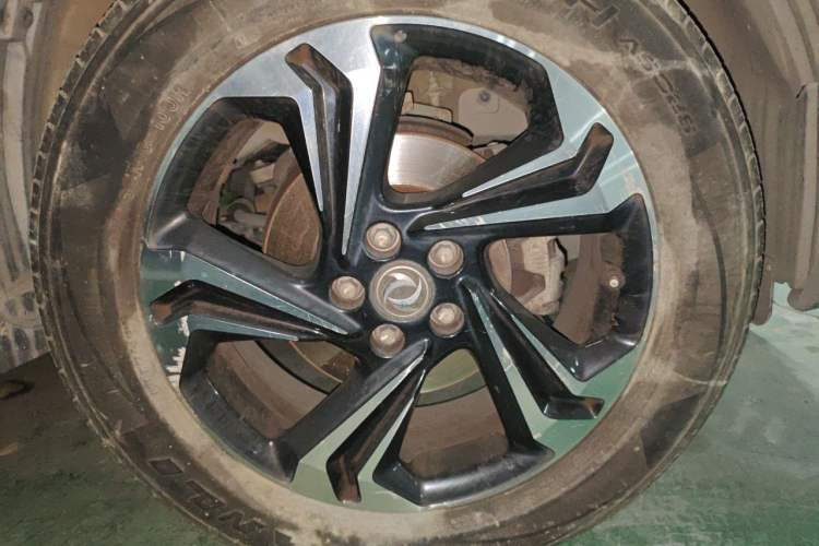 Used Dongfeng Aeolus AX7 2016 2.0L Automatic Zhiyi Trim Right Front Wheel Hub