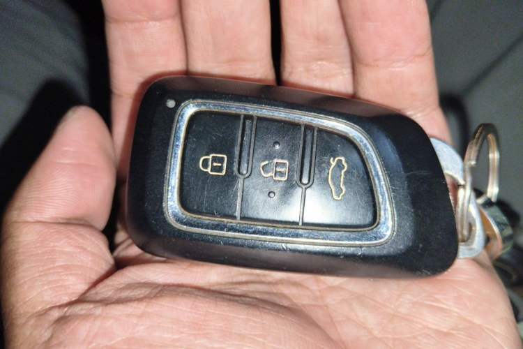 Used Dongfeng Aeolus AX7 2016 2.0L Automatic Zhiyi Trim Vehicle Key