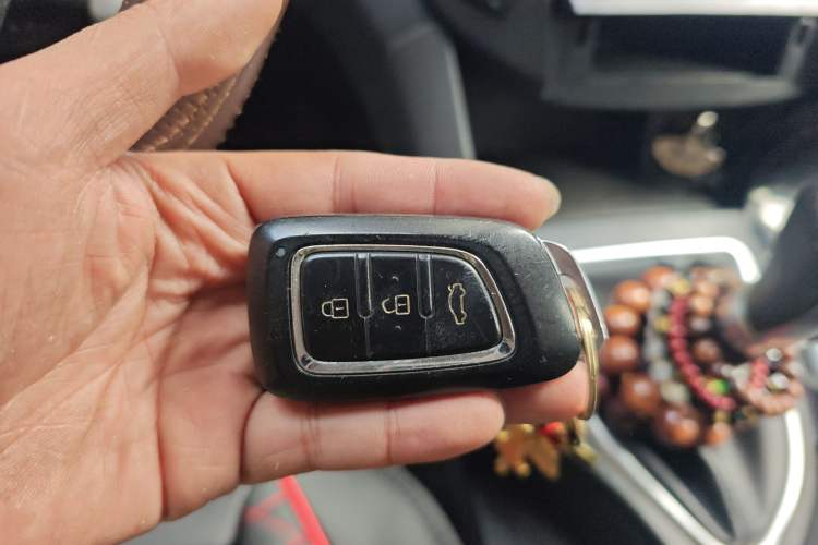 Used Dongfeng Aeolus AX7 2016 1.4T Manual Zhuyue Model Vehicle Key