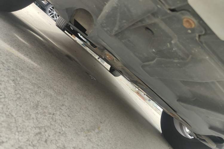 Used Dongfeng Aeolus AX7 2016 2.0L Automatic Zhiyi Trim Chassis Front Right