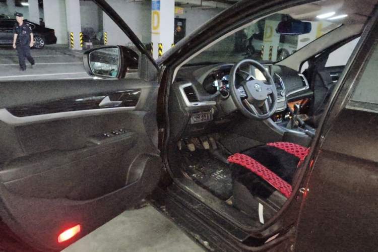 Used Dongfeng Aeolus AX7 2016 2.0L Manual Zhuyue Model Driver Seat
