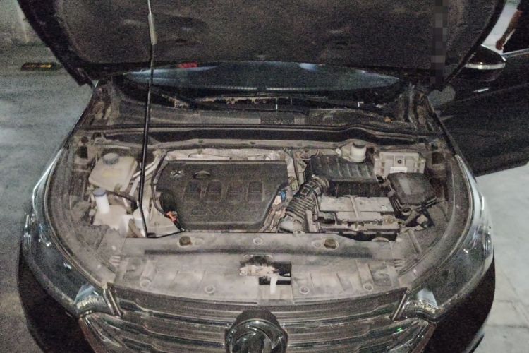 Used Dongfeng Aeolus AX7 2016 2.0L Manual Zhuyue Model Engine Bay