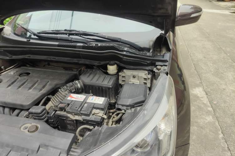 Used Dongfeng Aeolus AX7 2016 2.0L Automatic Zhiyi Trim Engine Bay Left