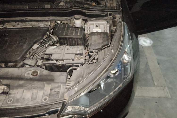 Used Dongfeng Aeolus AX7 2016 2.0L Manual Zhuyue Model Engine Bay Left