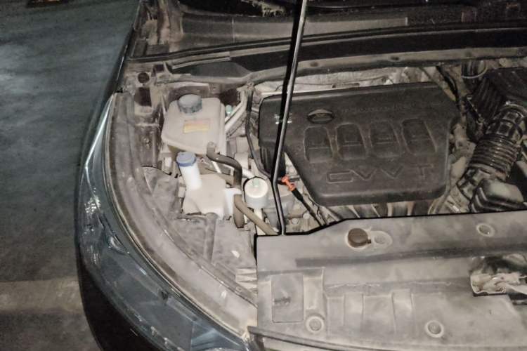 Used Dongfeng Aeolus AX7 2016 2.0L Manual Zhuyue Model Engine Bay Right