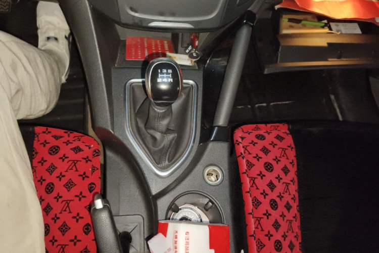 Used Dongfeng Aeolus AX7 2016 2.0L Manual Zhuyue Model Gear Lever
