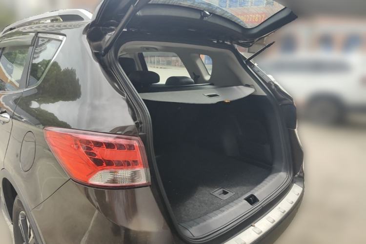 Used Dongfeng Aeolus AX7 2016 2.0L Automatic Zhiyi Trim Trunk