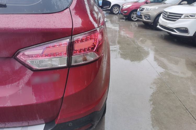 Used Dongfeng Aeolus AX7 2016 2.0L Automatic Zhiyi Trim Right Rear Taillight