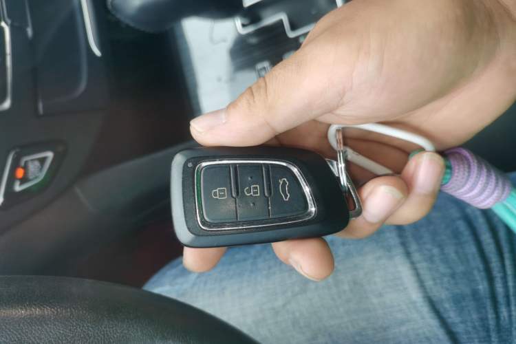 Used Dongfeng Aeolus AX7 2016 2.0L Automatic Zhiyi Trim Vehicle Key