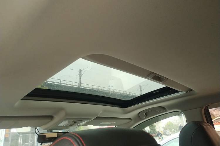 Used Dongfeng Aeolus AX7 2016 2.0L Automatic Zhiyi Trim Headliner