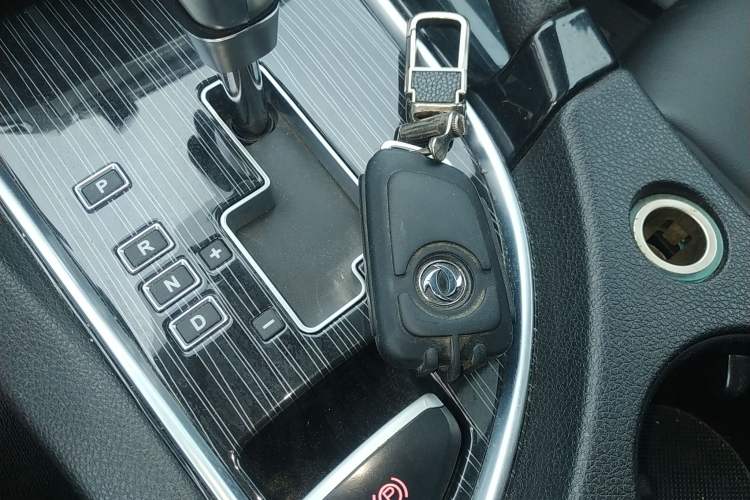 Used Dongfeng Aeolus AX7 2016 2.0L Automatic Zhiyi Trim Interior 1