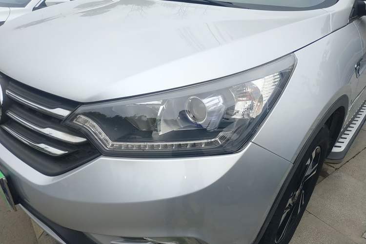 Used Dongfeng Aeolus AX7 2016 2.0L Automatic Zhiyi Trim Left Front Headlight
