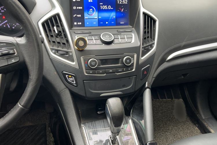 Used Dongfeng Aeolus AX7 2016 2.0L Automatic Zhiyi Trim Audio And AC Panel