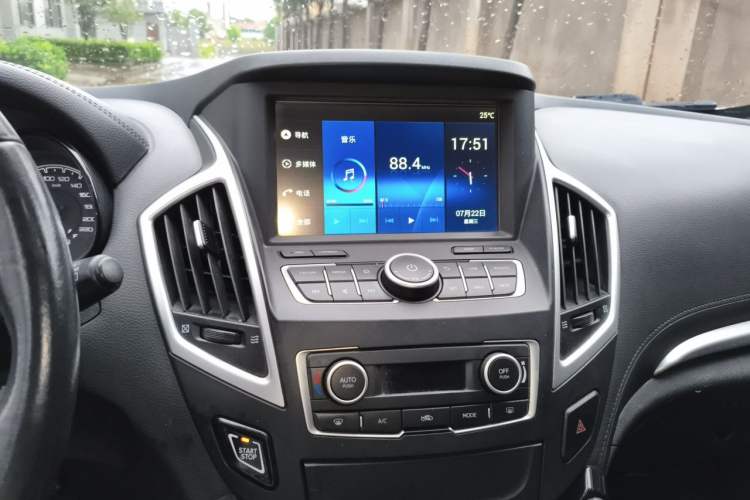 Used Dongfeng Aeolus AX7 2016 2.0L Automatic Zhiyi Trim Audio And AC Panel