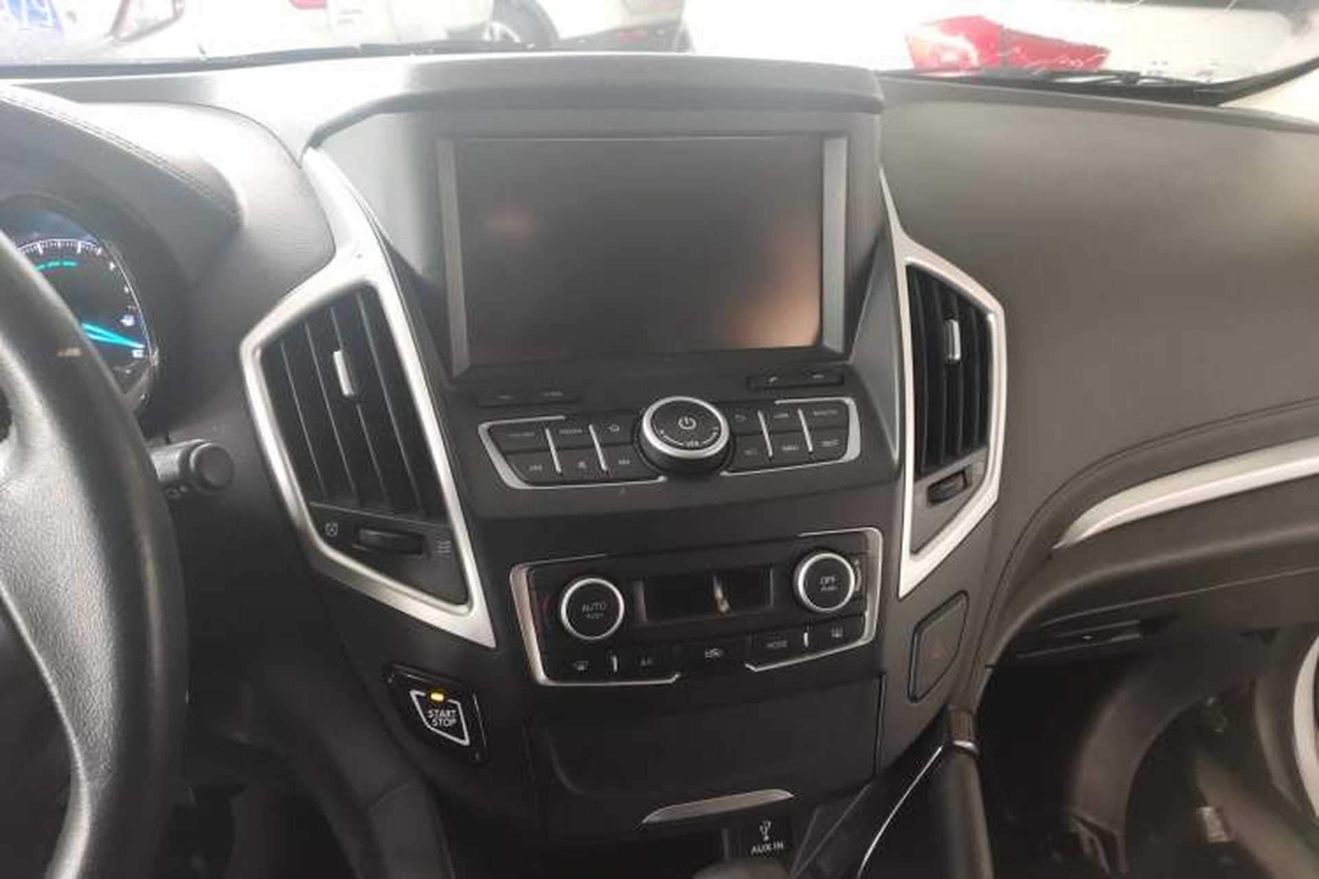 Used Dongfeng Aeolus AX7 2016 2.0L Automatic Zhiyi Trim Audio And AC Panel