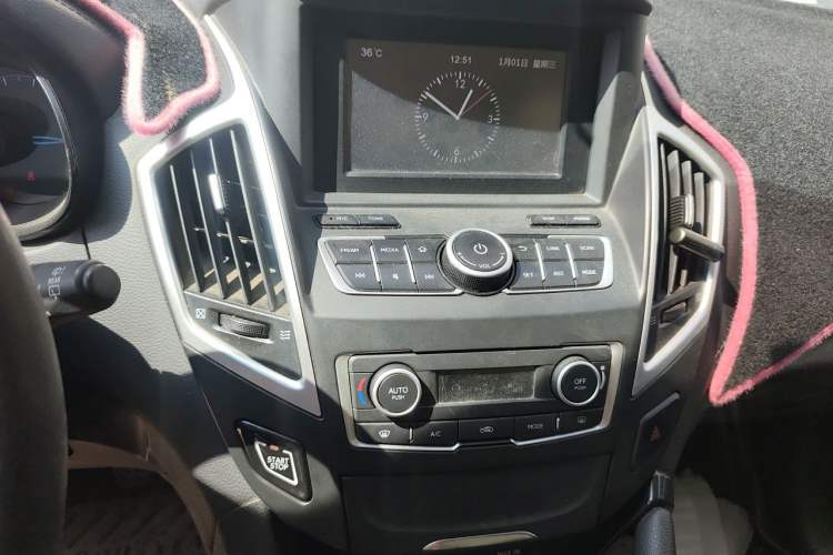 Used Dongfeng Aeolus AX7 2016 1.4T Manual Zhuyue Model Audio And AC Panel