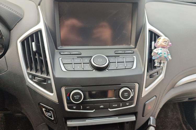Used Dongfeng Aeolus AX7 2016 2.0L Automatic Zhiyi Trim Audio And AC Panel