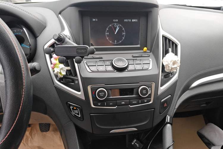 Used Dongfeng Aeolus AX7 2016 1.4T Manual Zhuyue Model Audio And AC Panel