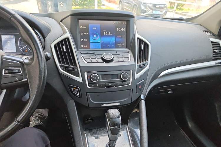 Used Dongfeng Aeolus AX7 2016 2.0L Automatic Zhiyi Trim Audio And AC Panel
