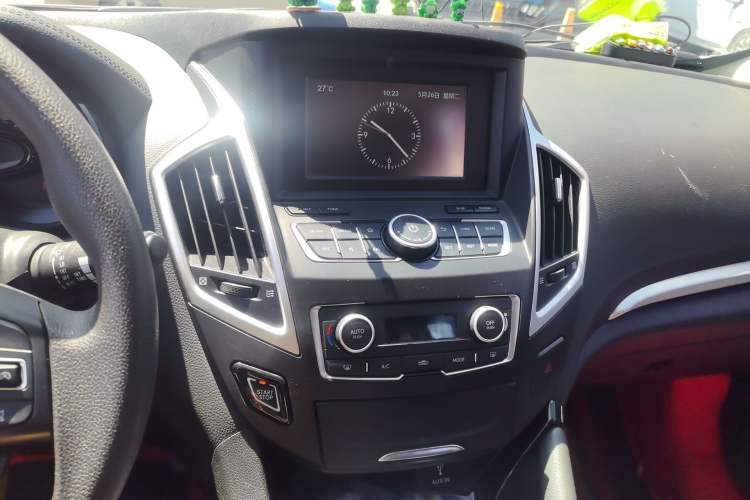 Used Dongfeng Aeolus AX7 2016 1.4T Manual Zhuyue Model Audio And AC Panel