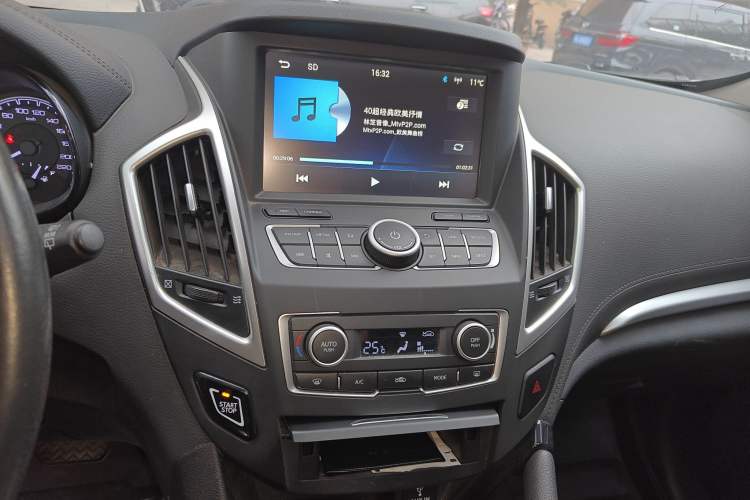 Used Dongfeng Aeolus AX7 2016 2.0L Automatic Zhiyi Trim Audio And AC Panel