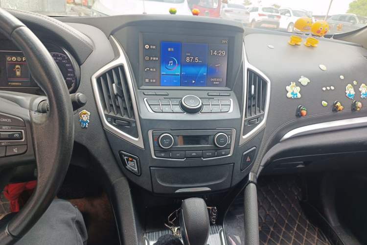 Used Dongfeng Aeolus AX7 2016 2.0L Automatic Zhiyi Trim Audio And AC Panel