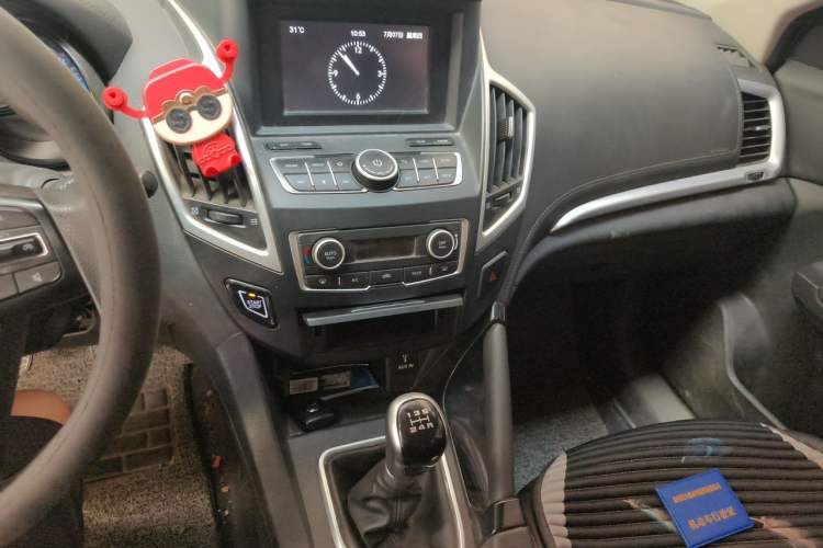 Used Dongfeng Aeolus AX7 2016 1.4T Manual Zhuyue Model Audio And AC Panel