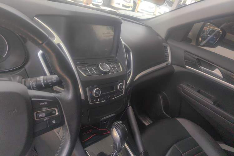 Used Dongfeng Aeolus AX7 2016 2.0L Automatic Zhiyi Trim Audio And AC Panel