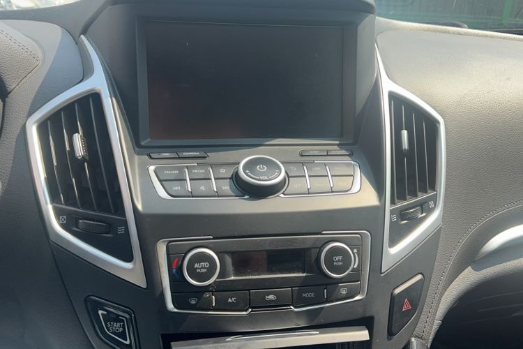 Used Dongfeng Aeolus AX7 2016 2.0L Automatic Zhiyi Trim Audio And AC Panel
