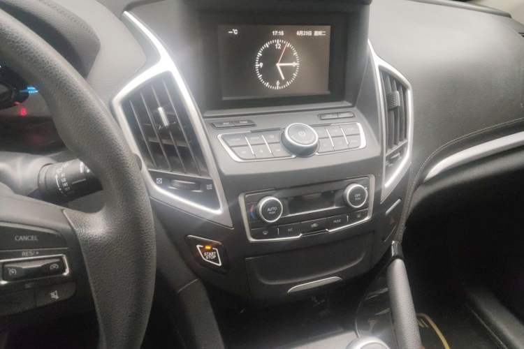 Used Dongfeng Aeolus AX7 2016 1.4T Manual Zhuyue Model Audio And AC Panel